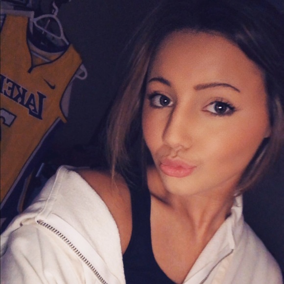 Meet your Posher, Rilee - Picture 1 of 1